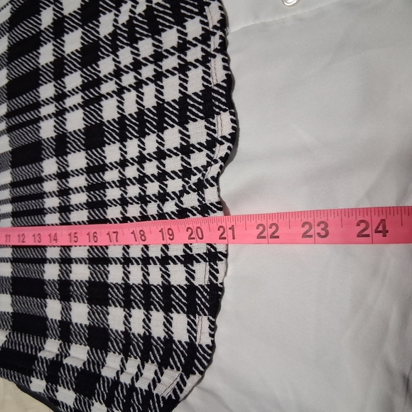 MISA Classic Black and White Checkered Blouse - Picture 6 of 9